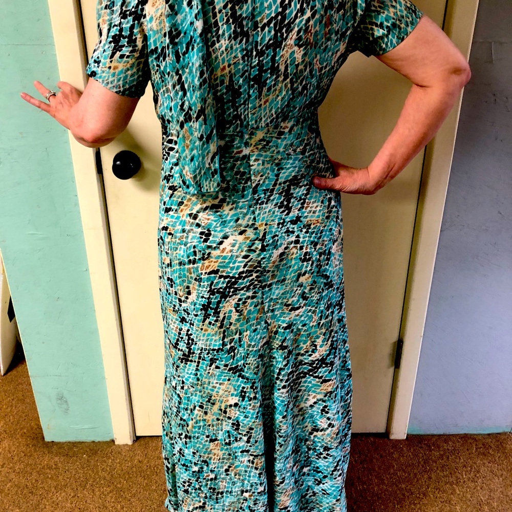 Teal ankle length dress. Shoulder sleeves. Sash 2